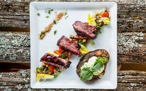 Otepää golfikeskuses tegutsev restoran Mr Jakob pälvis Valgamaa ettevõtlusauhind 2014 tunnustuse „Parim uustulnuk“3