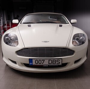 aston-db9-012