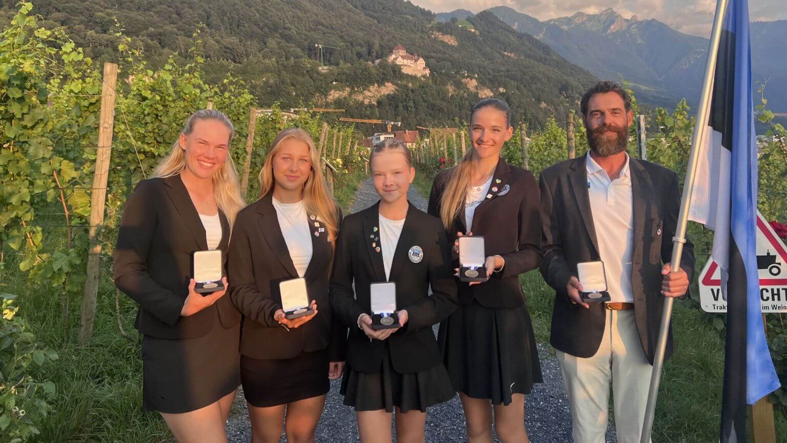 Eesti naiskond teenis Liechtensteinis ajaloo esimesed pronksmedalid Naiskondlik EM 2024 pronks (Foto EGL)